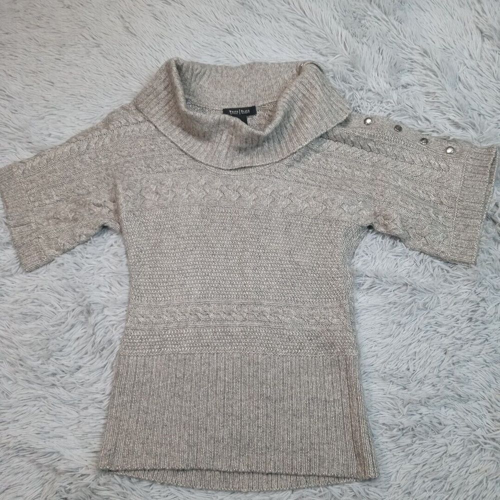 White House Black Market Sweater Womens XS Gray Wool‎  Blend Button Detail Soft